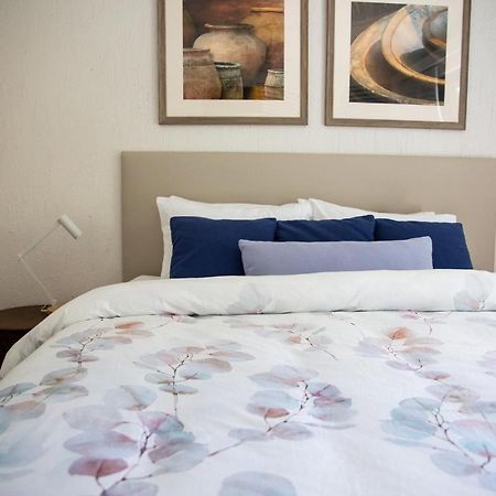 נוסוויל 2 Bedroom Renovated Townhouse, Walk To Noosa River מראה חיצוני תמונה