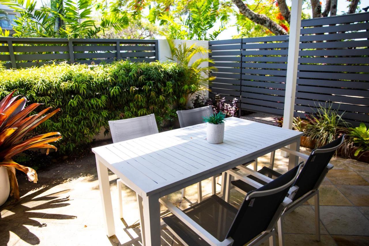 נוסוויל 2 Bedroom Renovated Townhouse, Walk To Noosa River מראה חיצוני תמונה